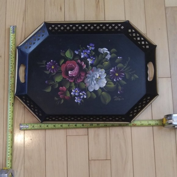 Hand-Painted Black Toleware Tray Florals pierced decorative Rim Signed Van - Picture 5 of 15